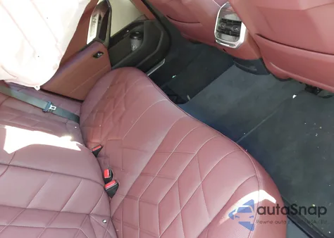 2025 BMW 740I xDrive из США, поврежденный, VIN WBA33EH0XSCU64997